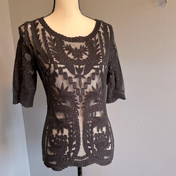 NWT - laundry BY SHELLI SEGAL black top. Size 2. - Picture 1 of 8